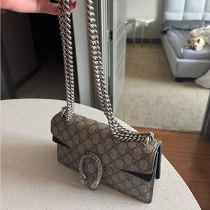 Elegant Black Chain Shoulder Bag